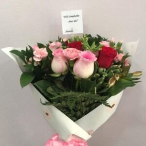 Bouquet de Rosas Rosadas y Rojas
